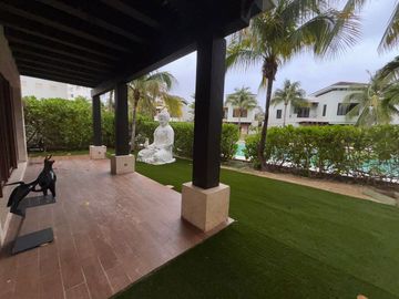 Casa en Venta en Yucatan Country Club Harmonia frente al lago