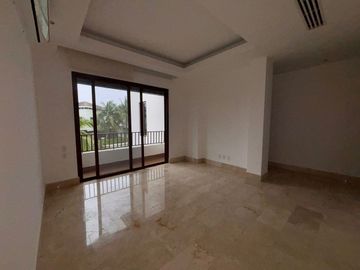 Casa en Venta en Yucatan Country Club Harmonia frente al lago