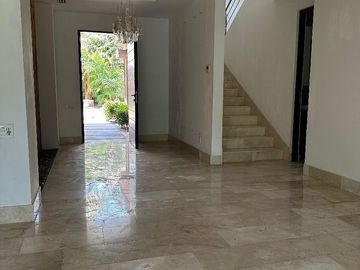 Casa en Venta en Yucatan Country Club Harmonia frente al lago