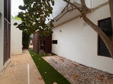 Casa en Venta en Yucatan Country Club Harmonia frente al lago