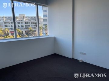 Oficina de 44 m2 cubiertos, en alquiler en  Puerta Norte, Nordelta