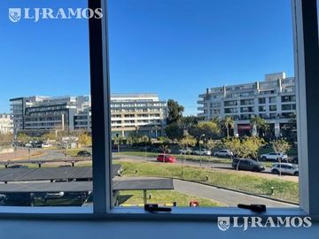 Oficina de 44 m2 cubiertos, en alquiler en  Puerta Norte, Nordelta