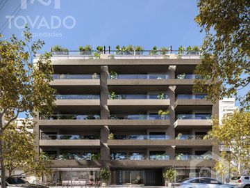 4 Ambientes con jardin, piscina, parrilla propia y Cochera en Colegiales!