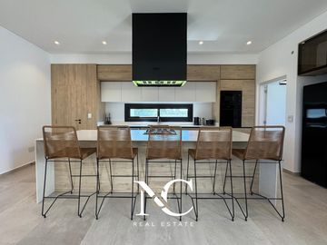Casa en venta en Costa Esmeralda 6 amb.