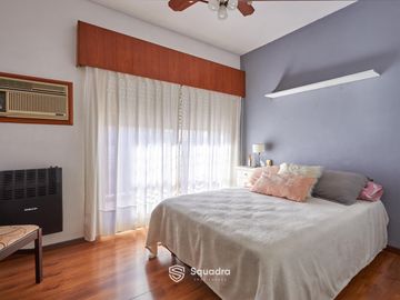 VENTA - Casa tres dormitorios, cochera, patio con pileta y quincho - Barrio Arroyito, Rosario.
