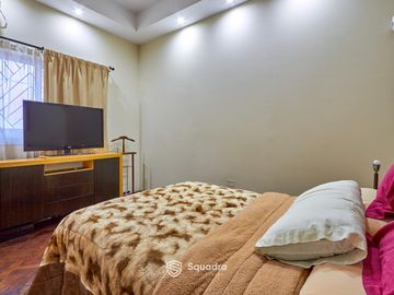 VENTA - Casa tres dormitorios, cochera, patio con pileta y quincho - Barrio Arroyito, Rosario.