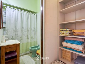 VENTA - Casa tres dormitorios, cochera, patio con pileta y quincho - Barrio Arroyito, Rosario.