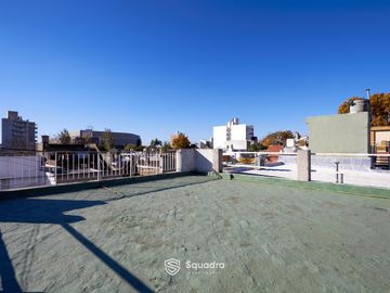 VENTA - Casa tres dormitorios, cochera, patio con pileta y quincho - Barrio Arroyito, Rosario.