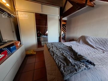Solido chalet 8 ambientes. Suite, garaje x3 fondo piscina quincho 5 dormitorios
