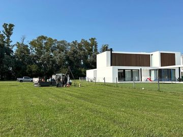 Terreno en  Medal Country Club , al golf con proyecto de construcción aprobado