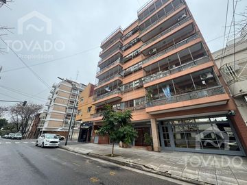Semipiso 4 ambientes con cochera en Parque Chacabuco!