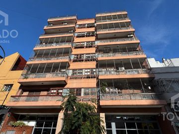 Semipiso 4 ambientes con cochera en Parque Chacabuco!