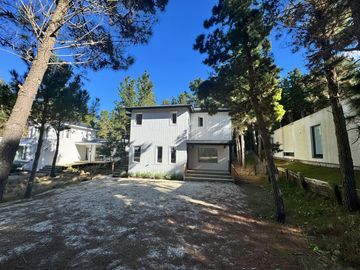 Casa en Venta Costa Esmeralda Barrio Senderos, 3 Dormitorios 150m² Pileta Amoblada USD 250.000