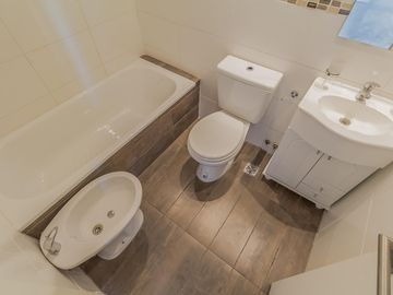 Venta, Departamento, 2 Ambientes, Balcón, Apto Profesional, Flores Norte
