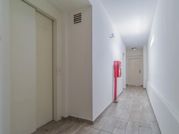 Venta, Departamento, 2 Ambientes, Balcón, Apto Profesional, Flores Norte