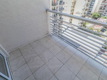 Venta, Departamento, 2 Ambientes, Balcón, Apto Profesional, Flores Norte