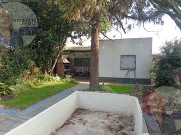 Chalet en Llavallol con 3 dormitorios y cochera!