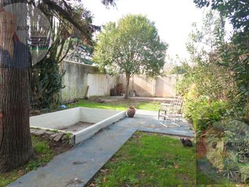 Chalet en Llavallol con 3 dormitorios y cochera!