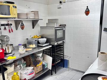 Local  / Oficina en Alquiler - Palermo Hollywood -  Gran espacio  con Terraza  apto varios usos