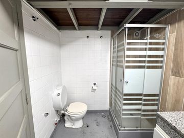 Local  / Oficina en Alquiler - Palermo Hollywood -  Gran espacio  con Terraza  apto varios usos