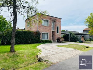Casa VENTA 5 Amb El Lucero, Escobar con pileta