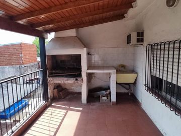 CASA EN PLANTA ALTA LLAVALLOL