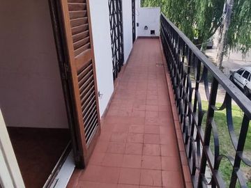 CASA EN PLANTA ALTA LLAVALLOL
