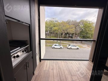Venta de Departamento 2 ambientes a estrenar con cochera descubierta frente a la plaza de guemes