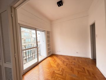 Alquiler Depto 2 ambientes - Peña y Junin - 7 piso -  Frente - Mucha luz - Balcón - Recoleta
