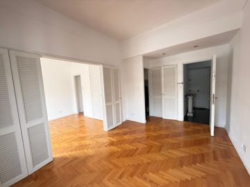Alquiler Depto 2 ambientes - Peña y Junin - 7 piso -  Frente - Mucha luz - Balcón - Recoleta