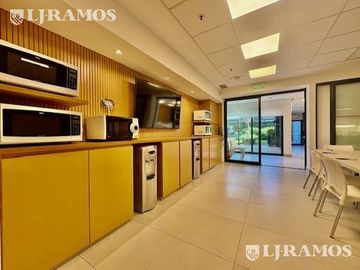 EDIFICIO DE OFICINAS LOMAS DE SAN ISIDRO