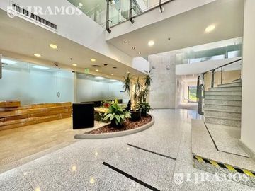 EDIFICIO DE OFICINAS LOMAS DE SAN ISIDRO