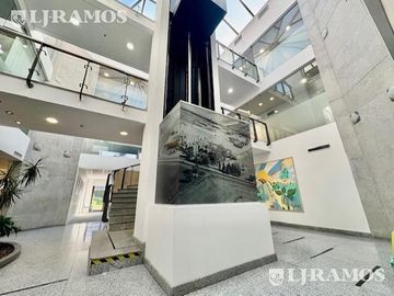 EDIFICIO DE OFICINAS LOMAS DE SAN ISIDRO
