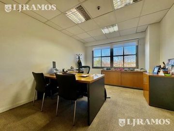 EDIFICIO DE OFICINAS LOMAS DE SAN ISIDRO