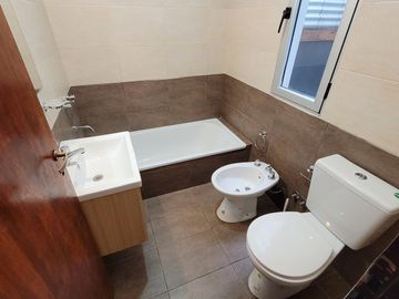 Departamento dos ambientes en planta baja con patio en Alquiler  - Castelar