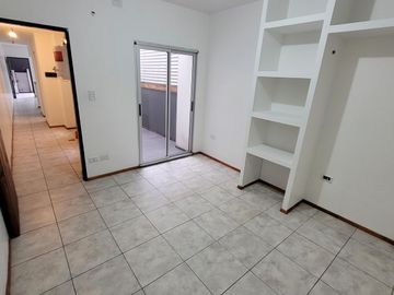 Departamento dos ambientes en planta baja con patio en Alquiler  - Castelar