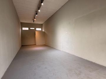 Local comercial sobre colectora