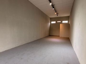 Local comercial sobre colectora