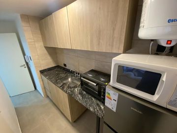 Dpto con patio propio en excelente ubicación