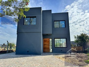 Casa en Santa Lucia, Pilar del este