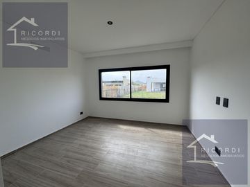 Casa en Santa Lucia, Pilar del este
