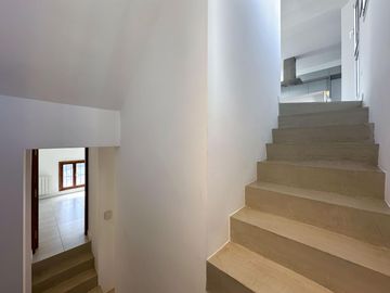 Casa de 3 dormitorios con patio, cochera y amplia terraza