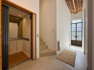 Casa de 3 dormitorios con patio, cochera y amplia terraza