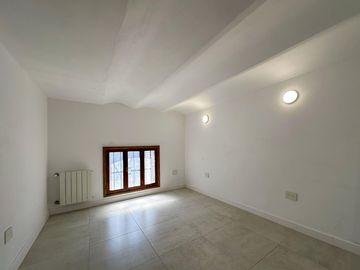 Casa de 3 dormitorios con patio, cochera y amplia terraza