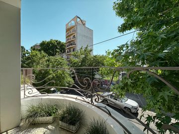 Casa de 3 dormitorios con patio, cochera y amplia terraza