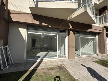 Local céntrico a estrenar