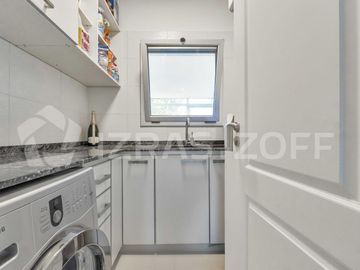 Casa en venta en Estancias del Pilar La Argentina con vista a la laguna