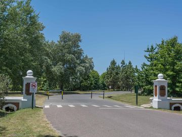 Casa en venta en Estancias del Pilar La Argentina con vista a la laguna