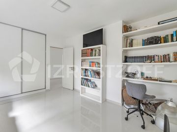 Casa en venta en Estancias del Pilar La Argentina con vista a la laguna