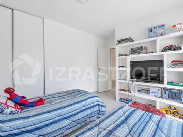 Casa en venta en Estancias del Pilar La Argentina con vista a la laguna